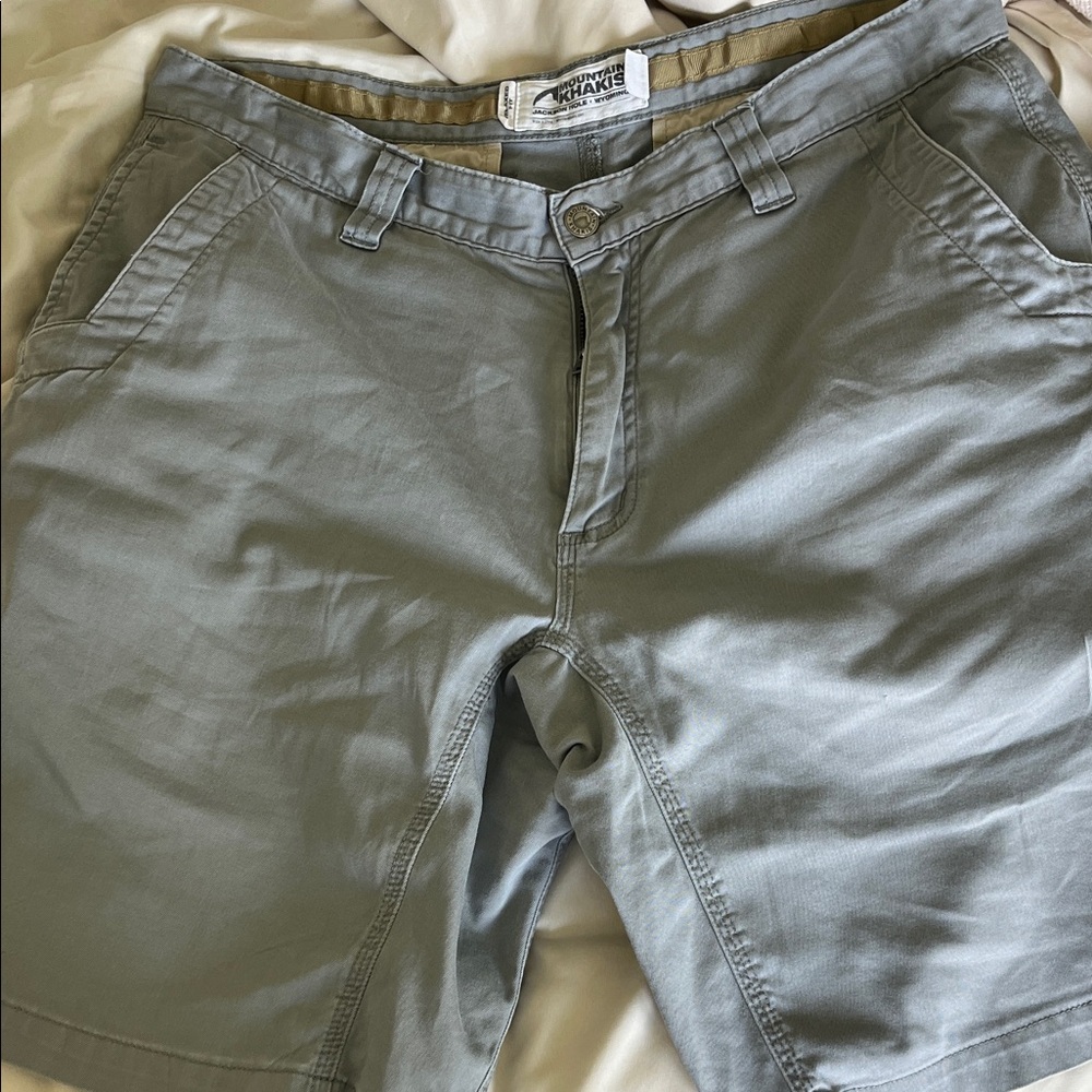 Mountain Khakis Men's Gray Flat Front Shorts